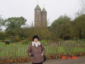 UK_Nov2004_019--Rochelle at Sissinghurst Castle and Gardens
